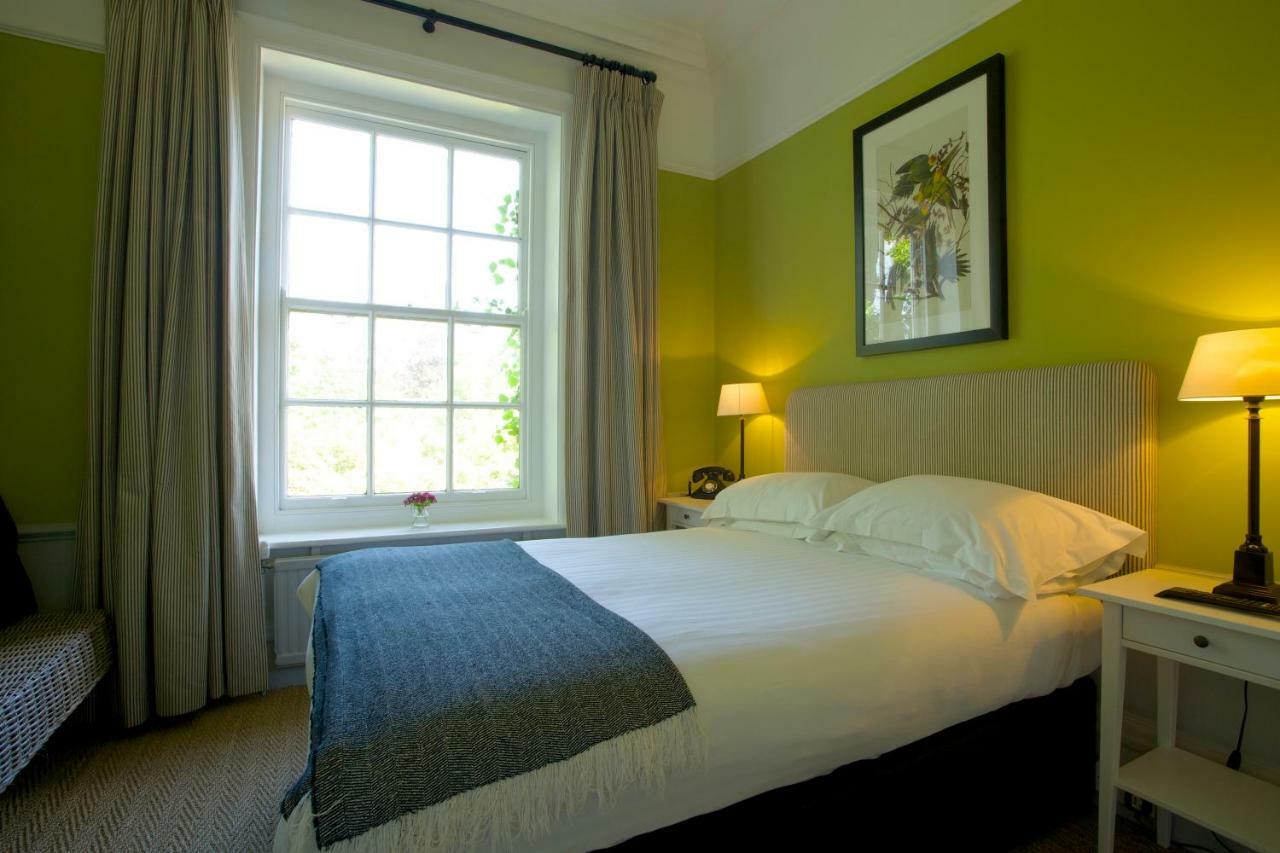 The Manor At Sway - Hotel, Restaurant And Gardens Ngoại thất bức ảnh